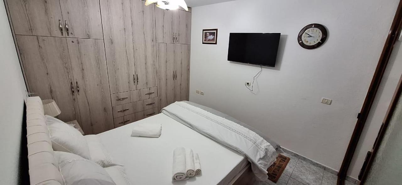 Marbi Guest House Гірокастра Екстер'єр фото