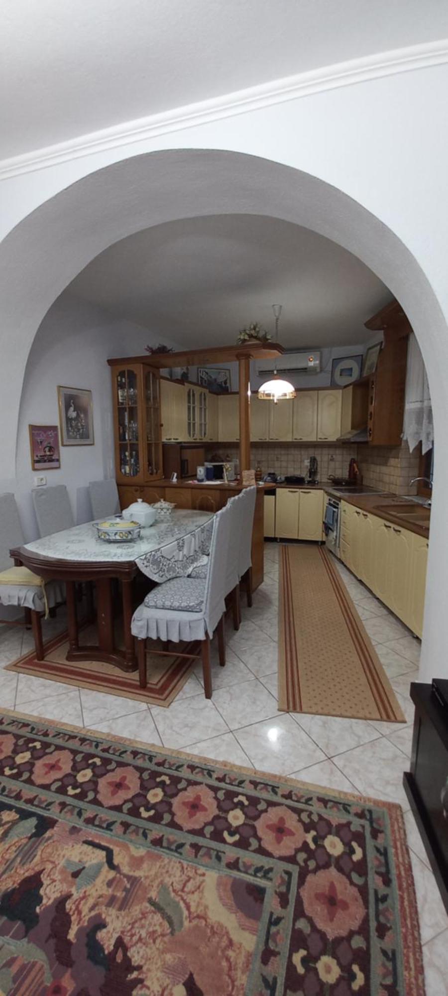 Marbi Guest House Гірокастра Екстер'єр фото