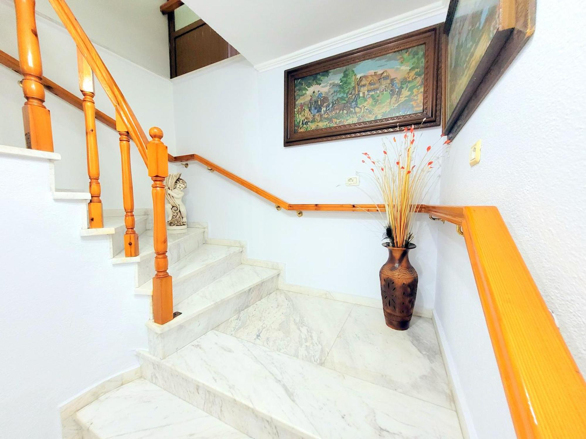 Marbi Guest House Гірокастра Екстер'єр фото
