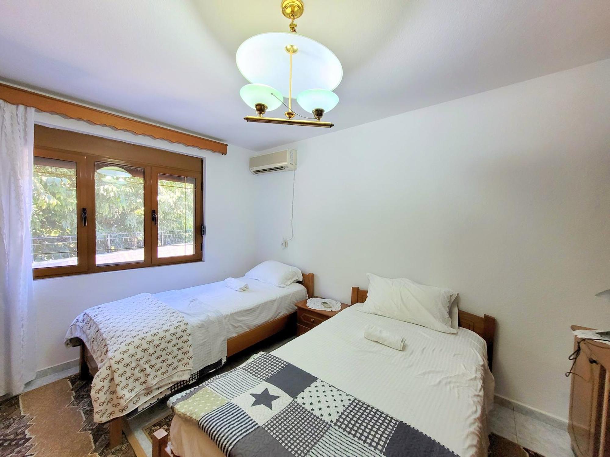 Marbi Guest House Гірокастра Екстер'єр фото
