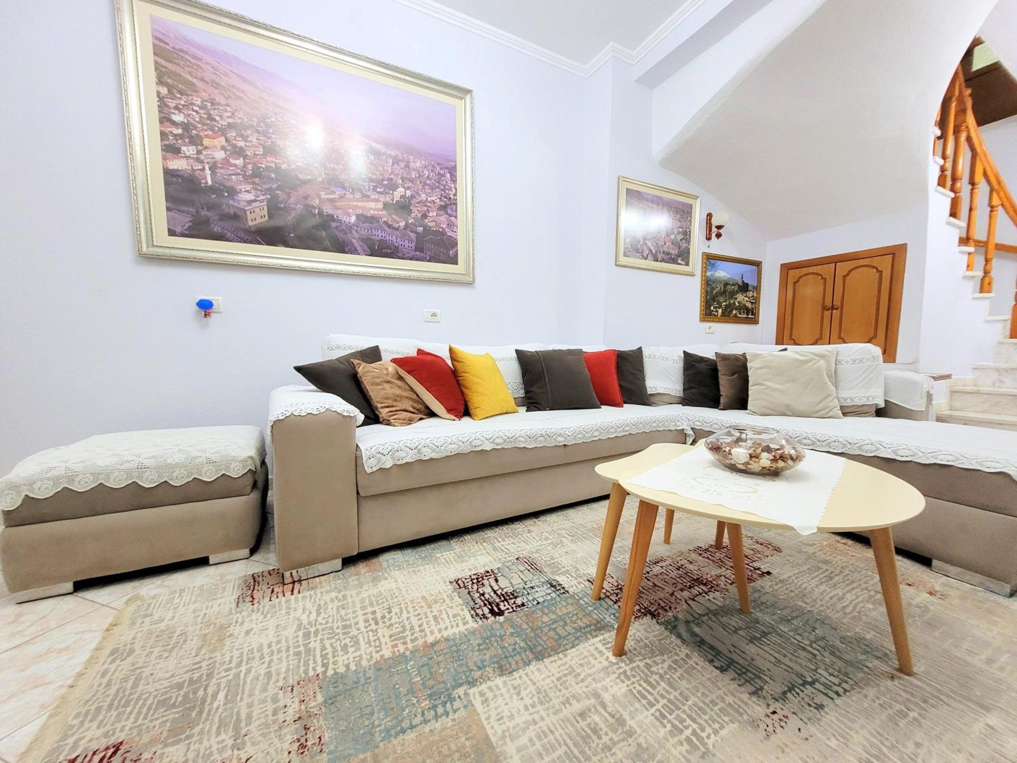 Marbi Guest House Гірокастра Екстер'єр фото