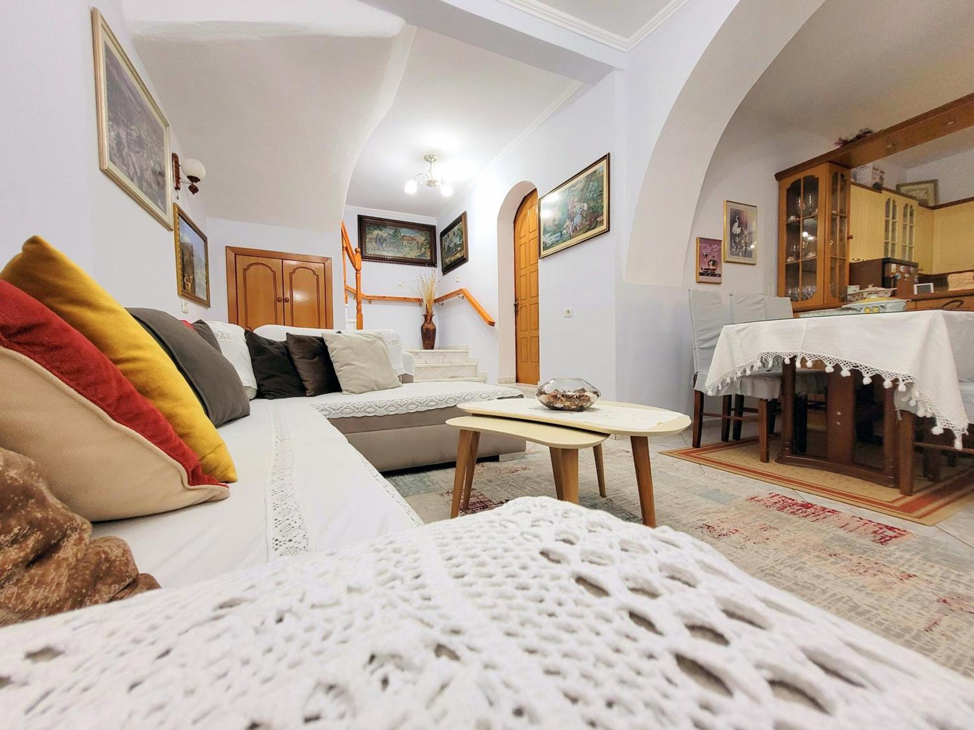 Marbi Guest House Гірокастра Екстер'єр фото